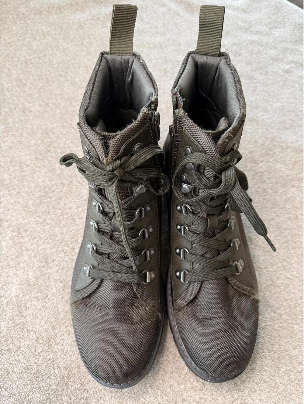 Cliffs by White Mountain Combat Boots Women’s 11M Olive Green Lug Sole Side Zip